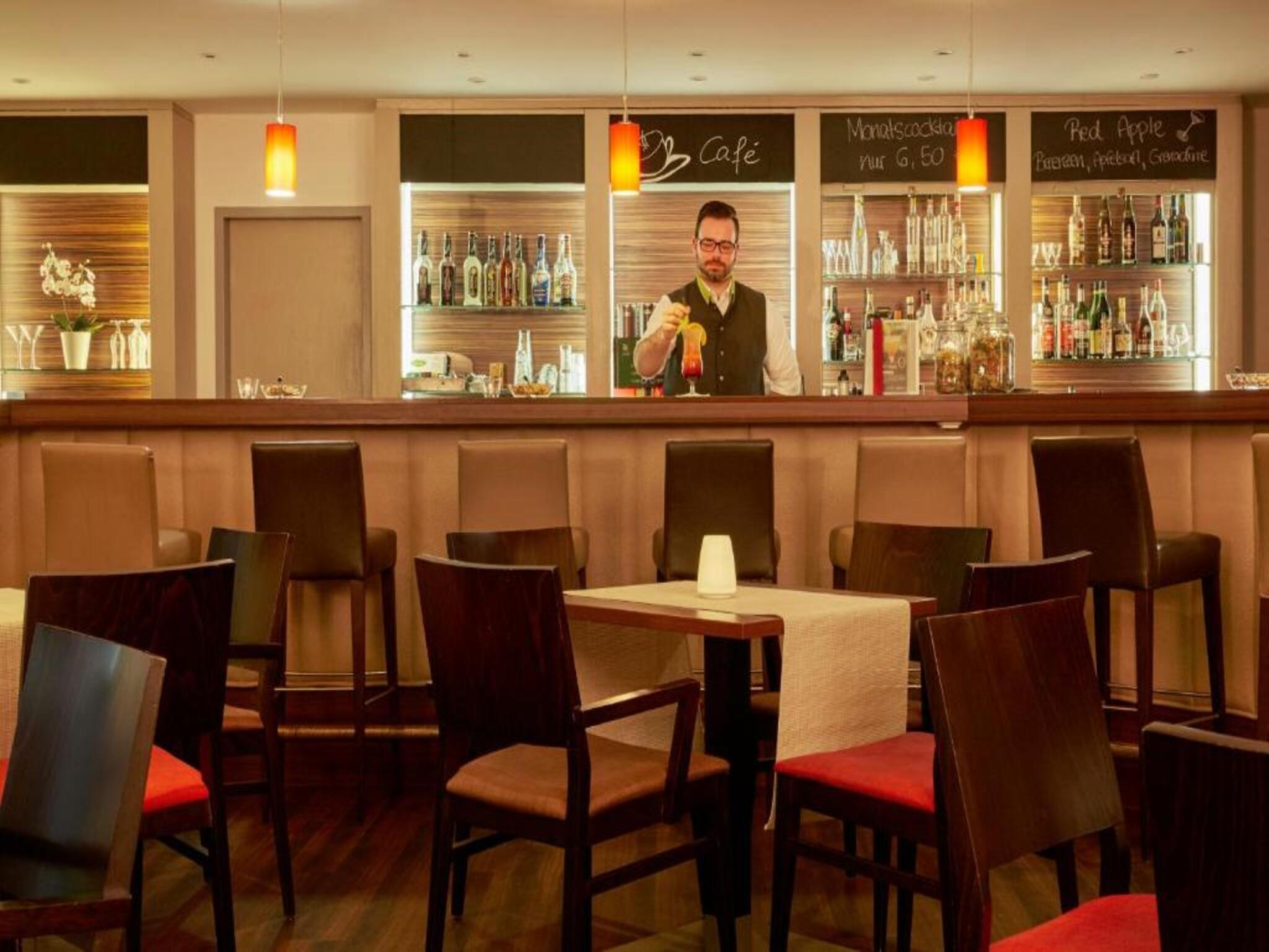 Hotel Bar